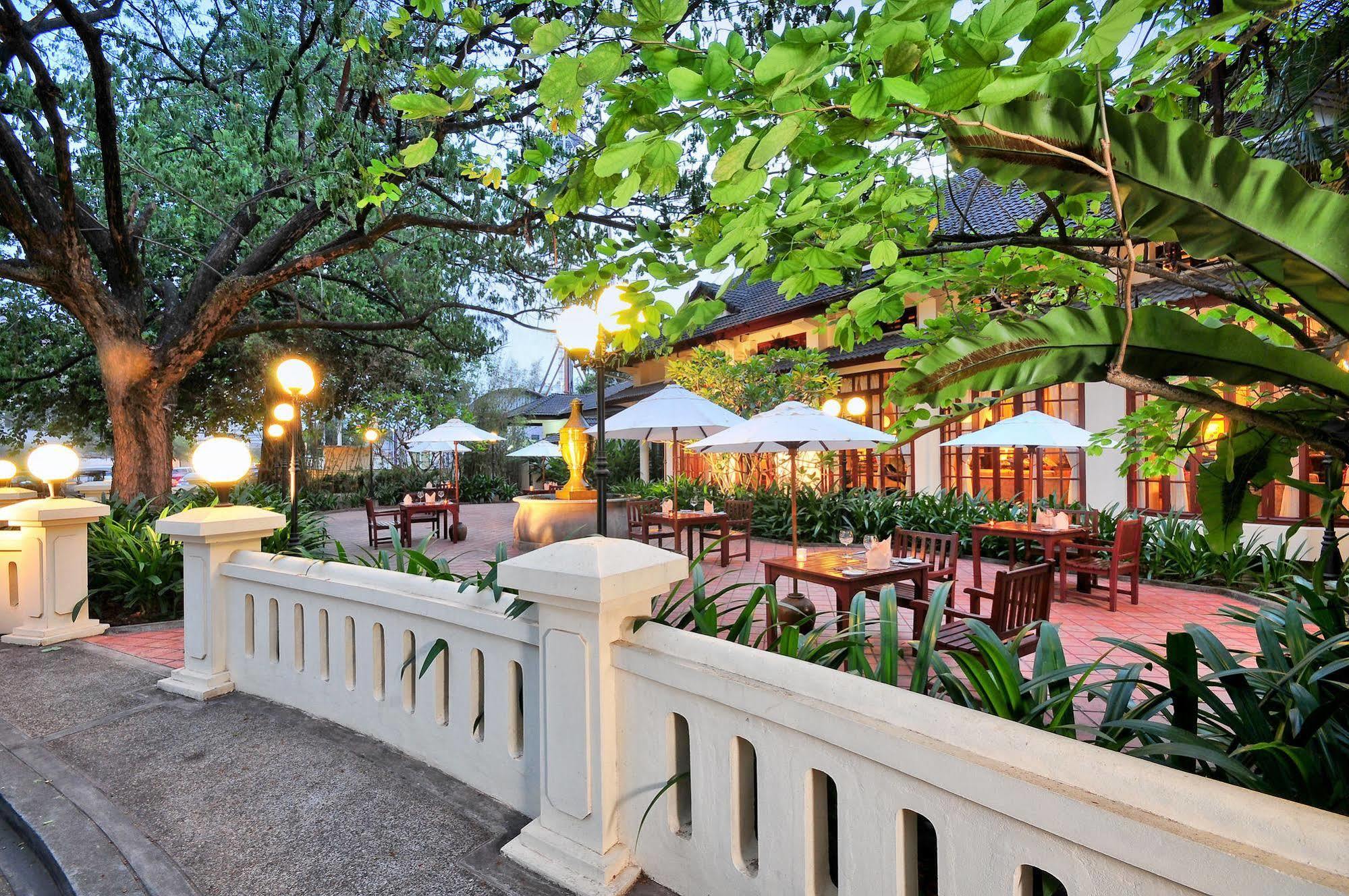 Settha Palace Hotel Vientiane Bagian luar foto